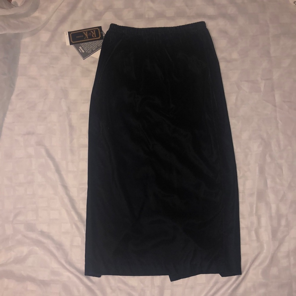 R&K Evening, velvet style skirt, slit in the back, Size: SM